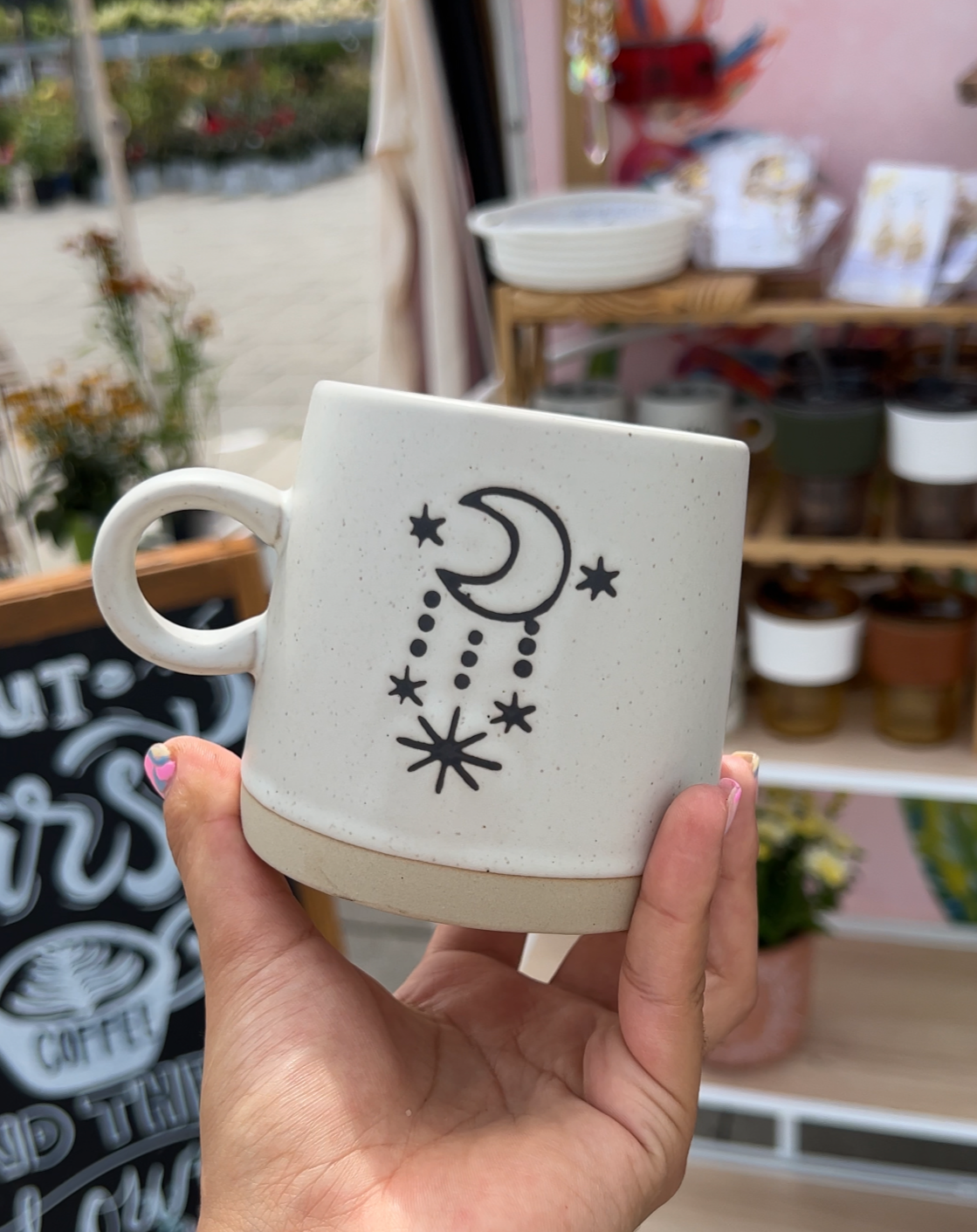 MUGS